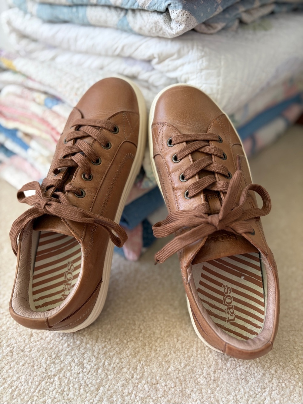 Taos Women’s Brown Leather Low-Top Sneakers